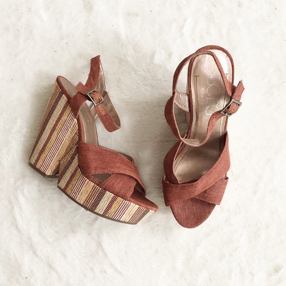 BC BG Paris Shoes - 4/$20 🌴 BC BG Paris Edanai Platform Wedge Sandals